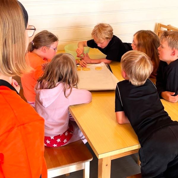 Askartelua yhdessä