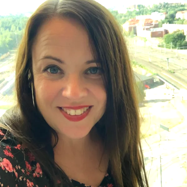 Kirsi pihlajasaari
